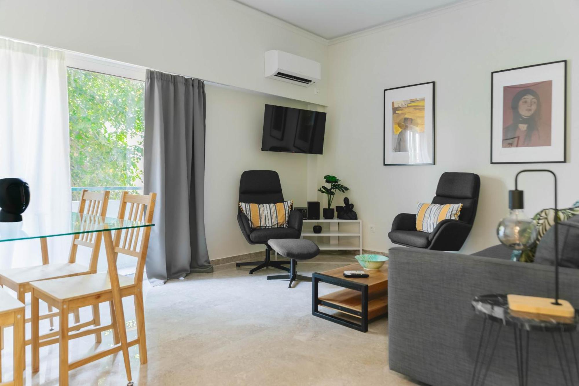 Apartment Mets Gem With Balcony Near Acropolis Athen